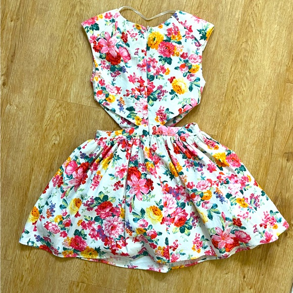 Floral Dress - Picture 2 of 3